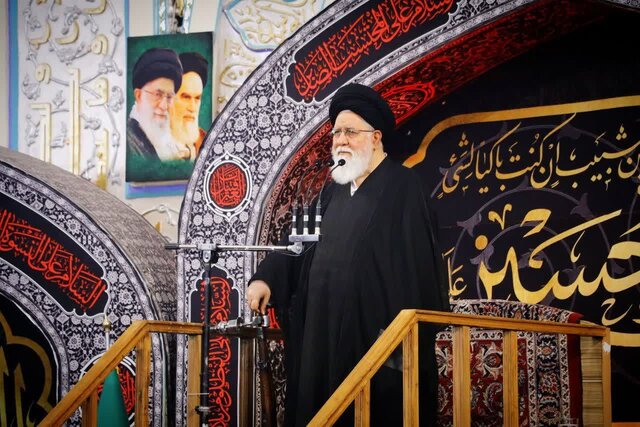 عکس از آرشیو حضرت زهرا(س) در انحرافستیزی از هیچ اقدامی فروگذار نکرد