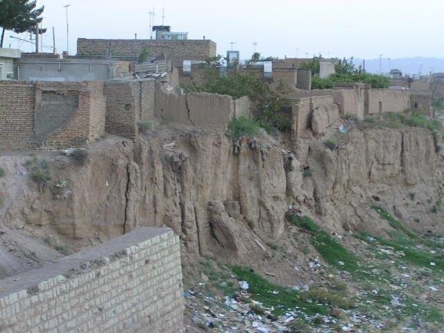 زلزلهای که بیدار است و شهرهایی که خوابند