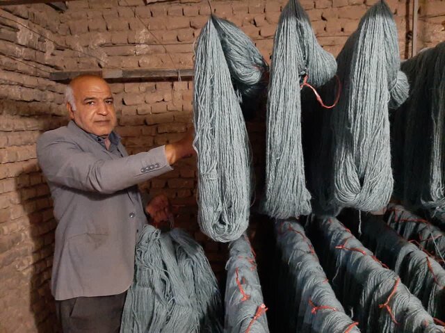 فراموش شدن حرفه رنگرزی در سرزمین فرشهای هزار نقش