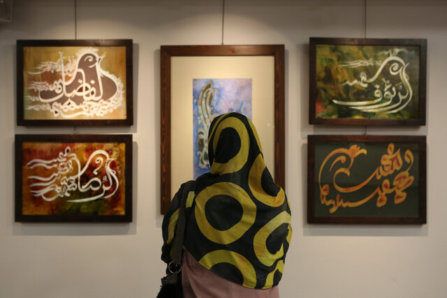 عکس از آرشیو «غوغای خط و مهر» روایتگر عشق و ارتباطات انسانی