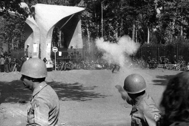 دانشآموزانی که نقشههای شاه را نقش بر آب کردند