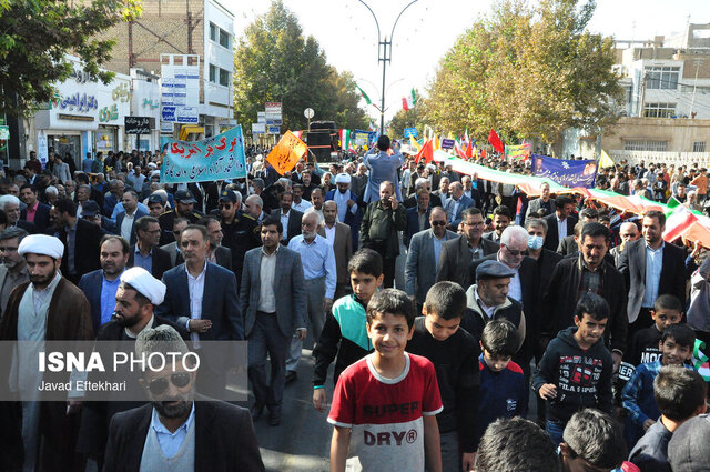 ۱۳ آبان و میلیونها مشتی که برای نابودی آمریکا و اسرائیل گره شدند