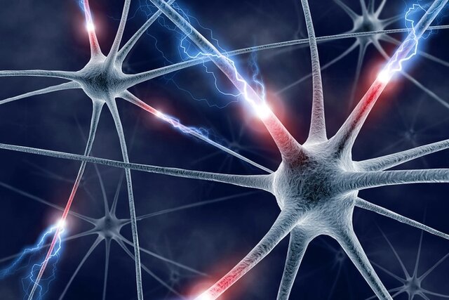 چه زمانی نگران لرزش دستهای خود باشیم؟