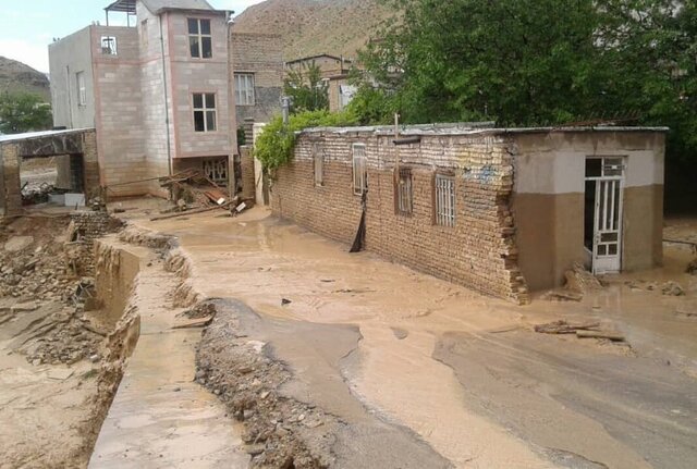 زمین های خشک کلات و آبهایی که از مرز خارج میشود