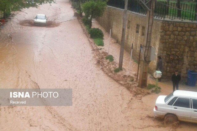 زمین های خشک کلات و آب‌هایی که از مرز خارج می‌شود