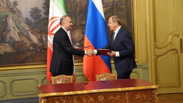 ایران و روسیه؛ تلاش ها برای ریشهکن کردن قدرت هژمونیک آمریکا در نظام بینالملل