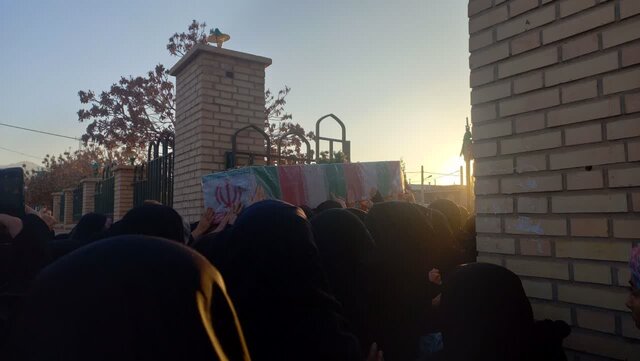 پیکر مطهر شهید گمنام دوران دفاع مقدس در ششتمد تشییع و تدفین شد پیکر مطهر شهید گمنام دوران دفاع مقدس در ششتمد تشییع و تدفین شد