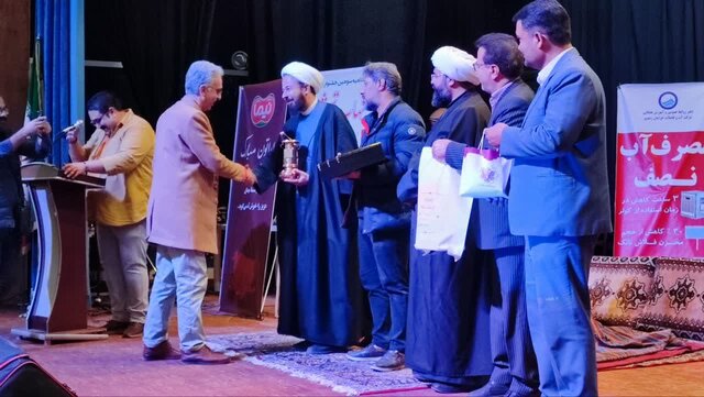 طنز ادبی و نجیبانه قصد هتک حرمت و عقدهگشایی ندارد