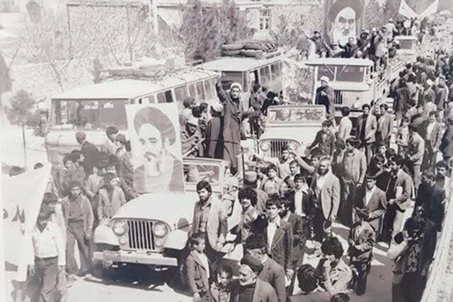 شور و حال انقلاب و اعلامیههایی که با تلگراف به این شهر میرسید