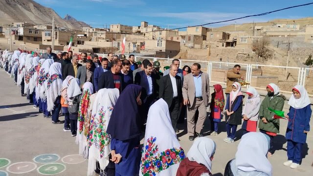 چند پروژه آموزشی، عمرانی و خدماتی در شهرستان مرزی کلات افتتاح و کلنگ زنی شد