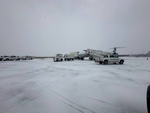 عکس تزئینی است پروازهای فرودگاه هاشمینژاد مشهد تا اطلاع ثانوی انجام نخواهد شد