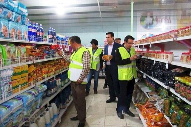 عکس از آرشیو است ۲۰۰۰ بازدید و صدور ۴۹۵ اخطاریه در نیشابور/ بیش از یک تُن مواد غذایی فاسد معدوم شد