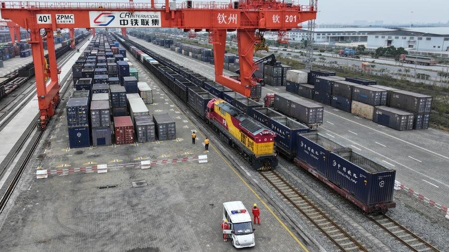 رکورد خدمات قطارهای چندوجهی ریلی - دریایی چین