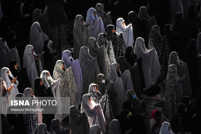 نماز شکر و بندگی در استان مرکزی اقامه شد