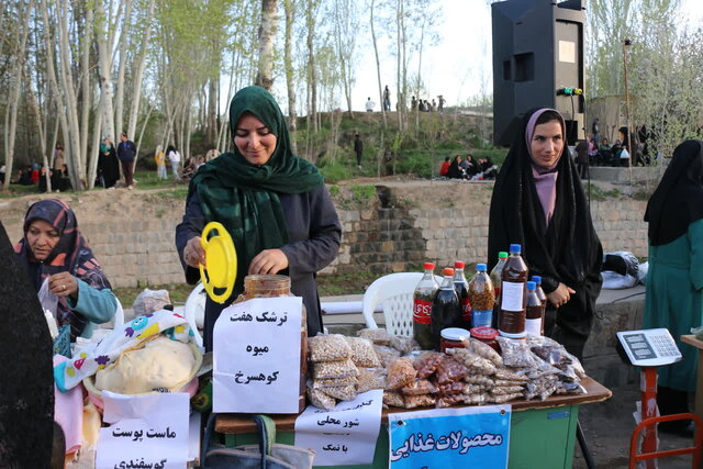 فروش ۳ میلیارد ریالی صنایع‌دستی و سوغات در بازارچه جانبی جشنواره ریواس کوهسرخ