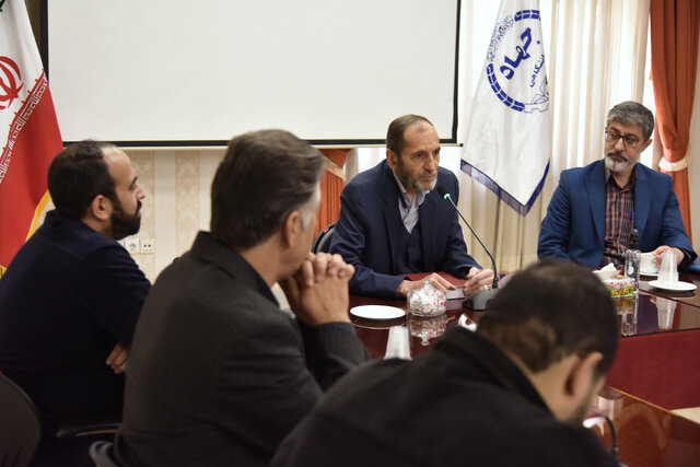 آموزش همزمان الفبای فارسی و قرآن به دانشآموزان ابتدایی