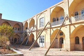 زلزله، ورود به مدرسه تاریخی حاج سلطان العلما کاشمر را ممنوع کرد