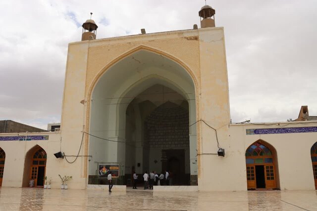 زلزله؛ ورود به مدرسه تاریخی حاج سلطان العلما کاشمر را ممنوع کرد