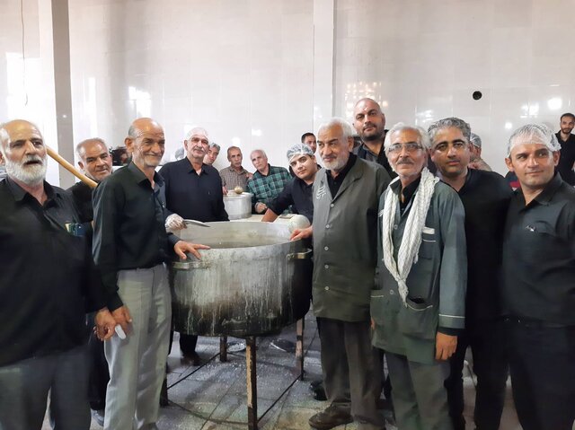 روایتی از خدمت عاشقانه به عزاداران حسینی در کنار اجاقهای داغ