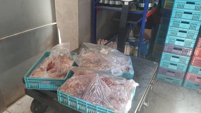توقیف نیم تن گوشت غیر بهداشتی در قوچان توقیف نیم تن گوشت غیر بهداشتی در قوچان