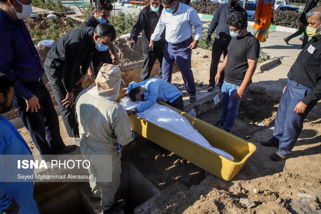 چشمهای بیدار، ذهنهای فرسوده