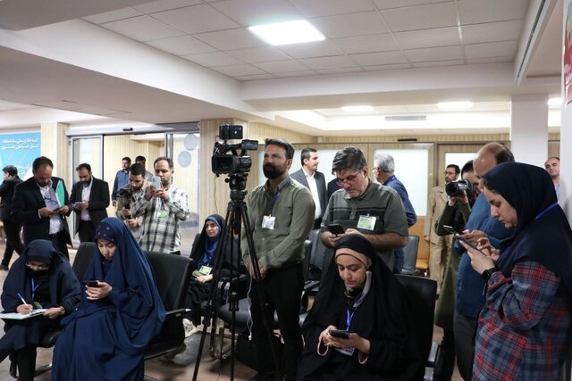 چشمهای بیدار، ذهنهای فرسوده