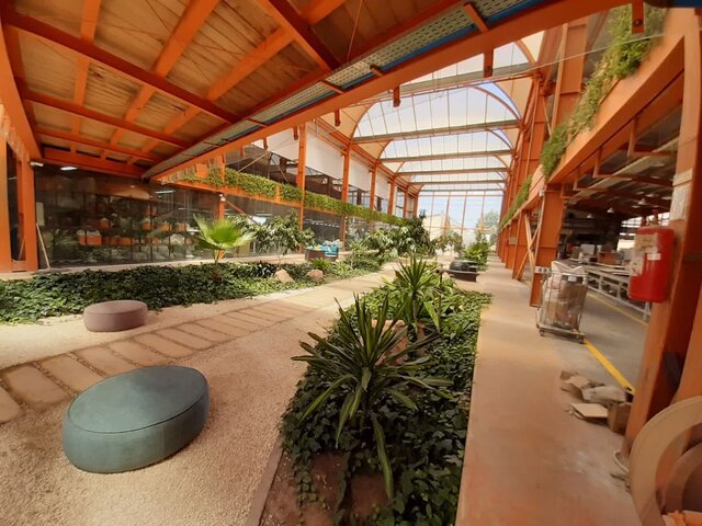 تمام روزهای هفته با ظرفیت ۵۰ درصدی مشغول به کار هستیم تمام روزهای هفته با ظرفیت ۵۰ درصدی مشغول به کار هستیم