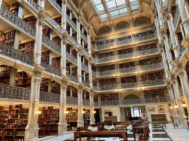 زیباترین کتابخانهها و کتابفروشیهای جهان را بشناسید