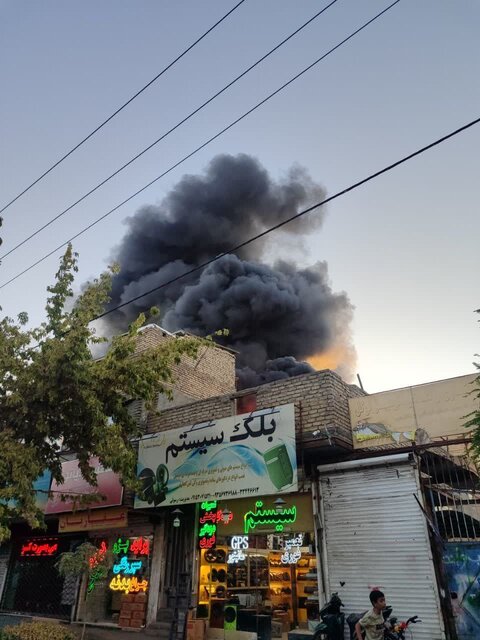 جزییات آتش سوزی انبار لوازم یدکی در خیابان چمن مشهد جزییات آتش سوزی انبار لوازم یدکی در خیابان چمن مشهد