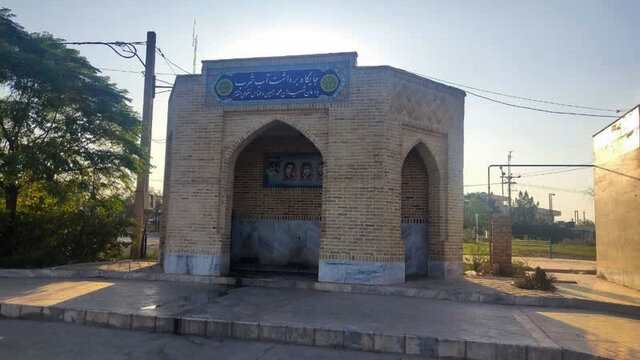 کویرنشینانی که نذر آب میکنند کویرنشینانی که نذر آب میکنند