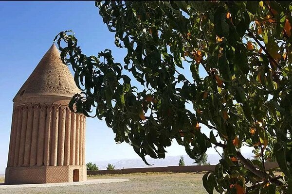 جذب گردشگر بیشتر در چناران با ارتقاء زیرساختها جذب گردشگر بیشتر در چناران با ارتقاء زیرساختها