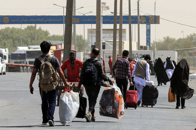 به دلیل فقدان سیاست‌های مهاجرپذیری، در برابر مهاجران دچار انفعال شده‌ایم