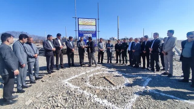 کلنگی که برای جلوگیری از آلودگی آبخوانها به زمین زده شد