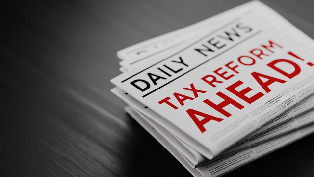 برنامه مالیاتی ایالاتمتحده، مالیاتهای کمتر، تعرفههای بالاتر