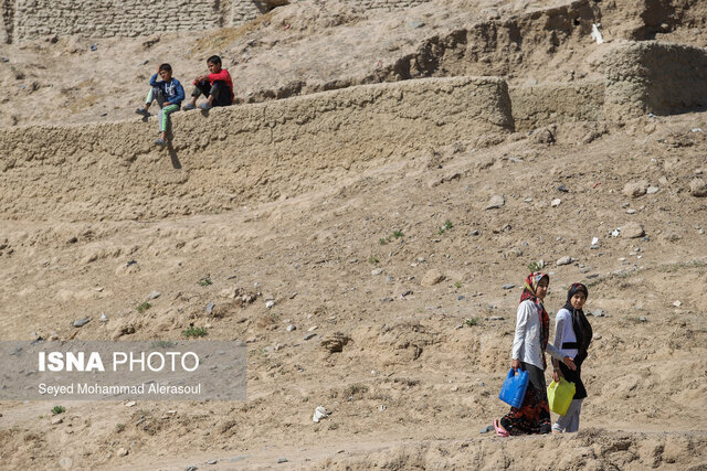 افرادی که شناسنامه ندارند اما خدمات غیررسمی میگیرند