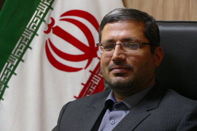 کاهش شدید دما موجب یخ زدگی جادههای سبزوار شده است/۸۰ نفر اسکان اضطراری داده شدند