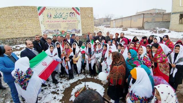 تلاش برای تحقق عدالت آموزشی در شهرستان مرزی کلات/به زودی جشن پایان مدارس سنگی برگزار می‌شود