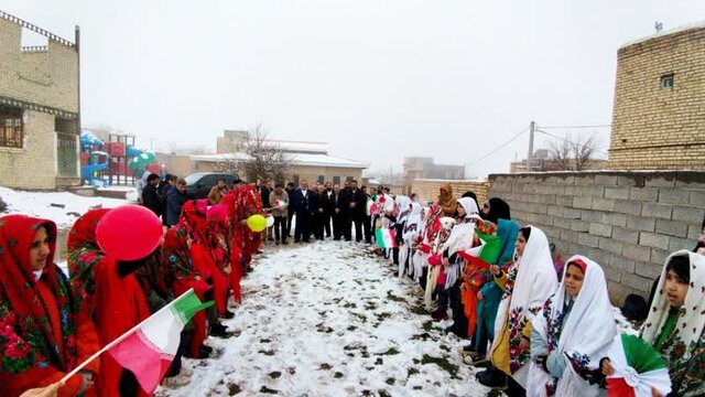 تلاش برای تحقق عدالت آموزشی در شهرستان مرزی کلات/به زودی جشن پایان مدارس سنگی برگزار میشود