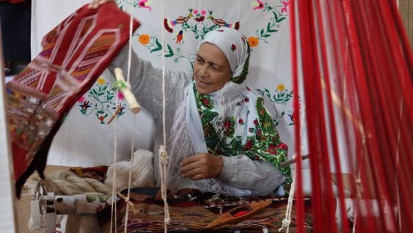 زاوین؛ مهد ابریشم بافی ایران