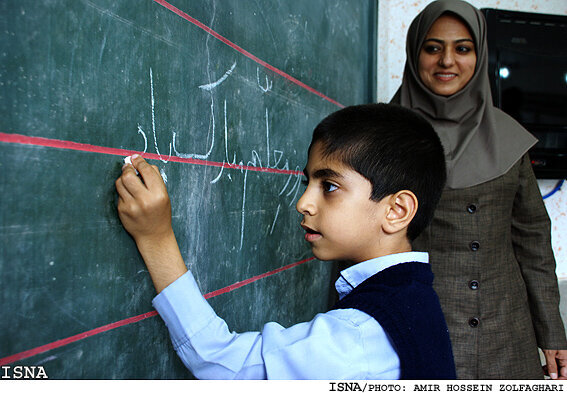 معلمان؛ سنگرداران نبرد فرهنگی در برابر جهل و شبهه