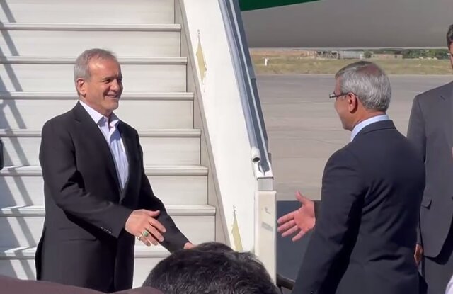 پزشکیان وارد مشهد شد