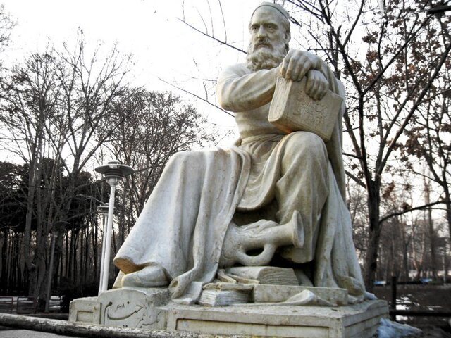 آرامگاه خیام؛ نمادی از هویت فرهنگی نیشابور است