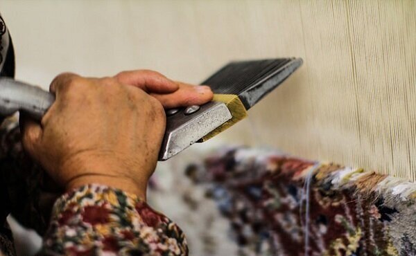 فرش دستباف روستای مرندیز به دلیل نوع بافت منحصر به فرد است