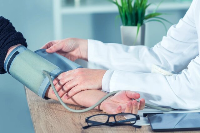 کدام عدد فشار خون، خطر ابتلا به زوال عقل را پیش‌بینی می‌کند؟