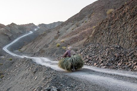 بیش از ۷۰ درصد راه‌های فرعی و روستایی فریمان هنوز خاکی است