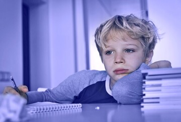 کدام ساعت شروع مدرسه با موفقیت بیشتر دانش‌آموزان همراه است؟