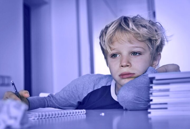 کدام ساعت شروع مدرسه با موفقیت بیشتر دانش‌آموزان همراه است؟