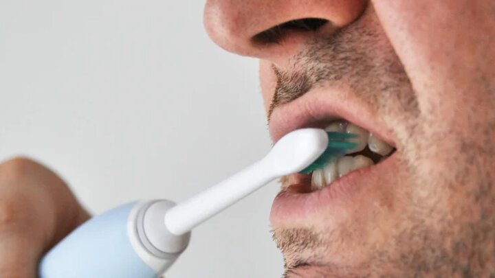 دهان ما میتواند بدون مسواک دندانها را تمیز کند؟