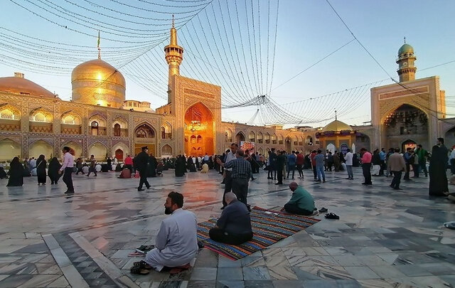 تشرف زائران ۶۳ کشور به حرم مطهر رضوی