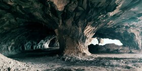 غار نمک حصاریزدان؛ فرصتی برای جذب گردشگران و ماجراجویان است